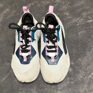 Puma Women's White and Pink Sneakers